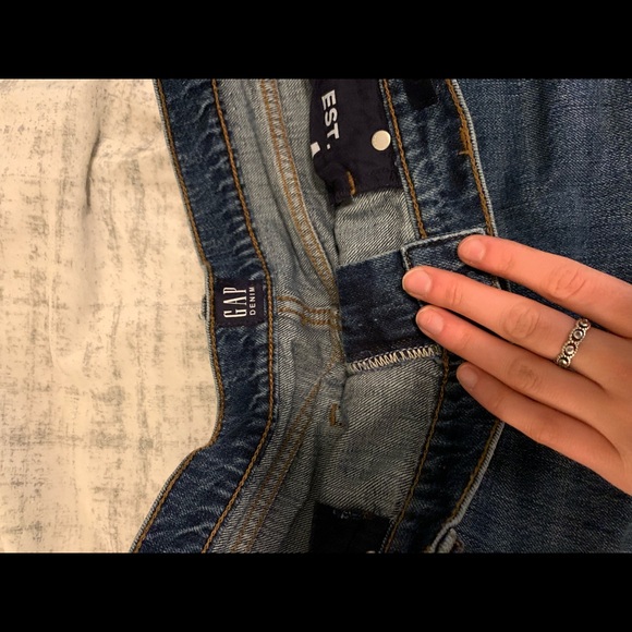 Gap Bermuda Shorts - Picture 2 of 4